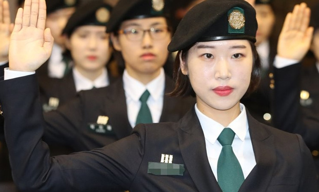 韩国梨花女子大学举行后备军官入队仪式 学员颜值高气质佳【组图】【3】