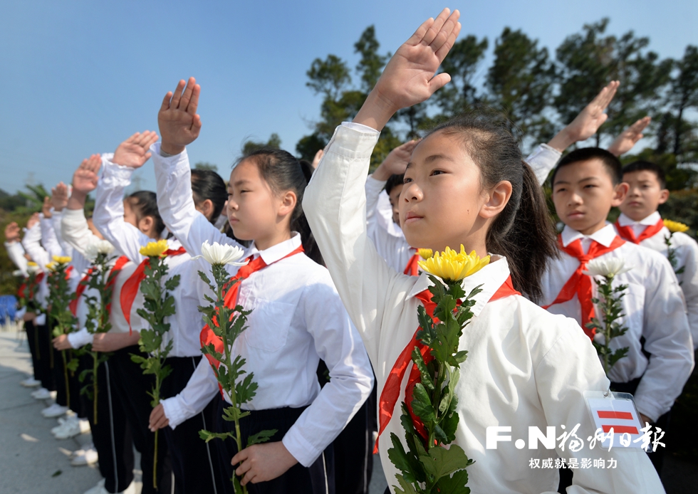 清明当天60万人次出门扫墓　文明祭祀已渐成风尚